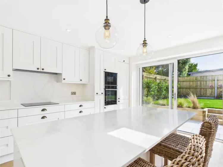 4 Bedroom Detached House For Sale - Recently Remodelled