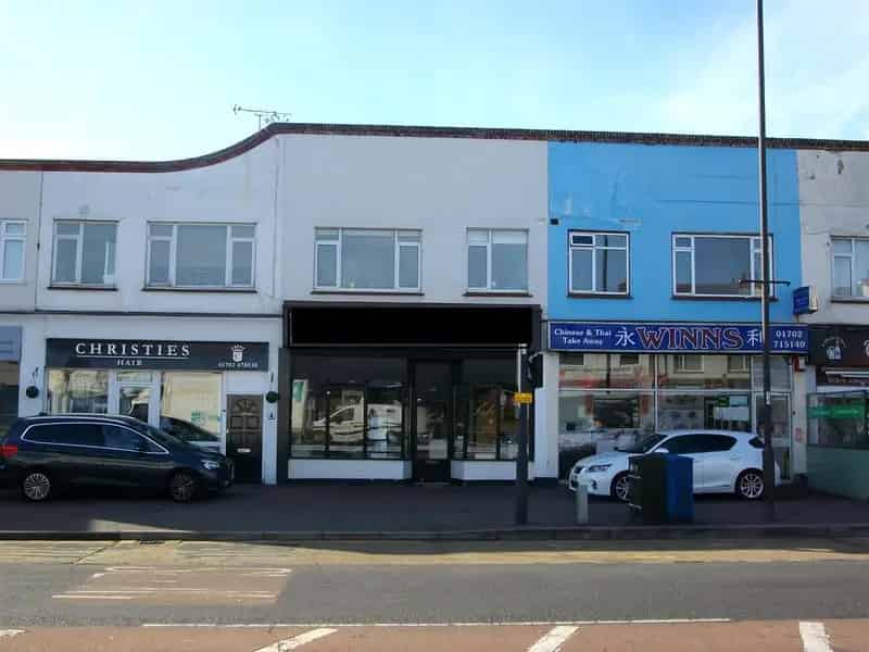 370 Sq Ft Retail Space with Parking