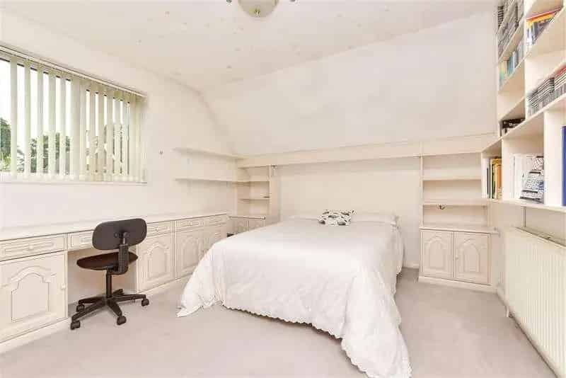 4 Bed Detached House for Sale in Broadstairs