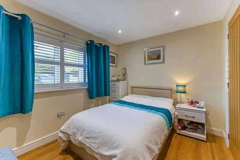 5 Bed House for Sale in Aldbourne