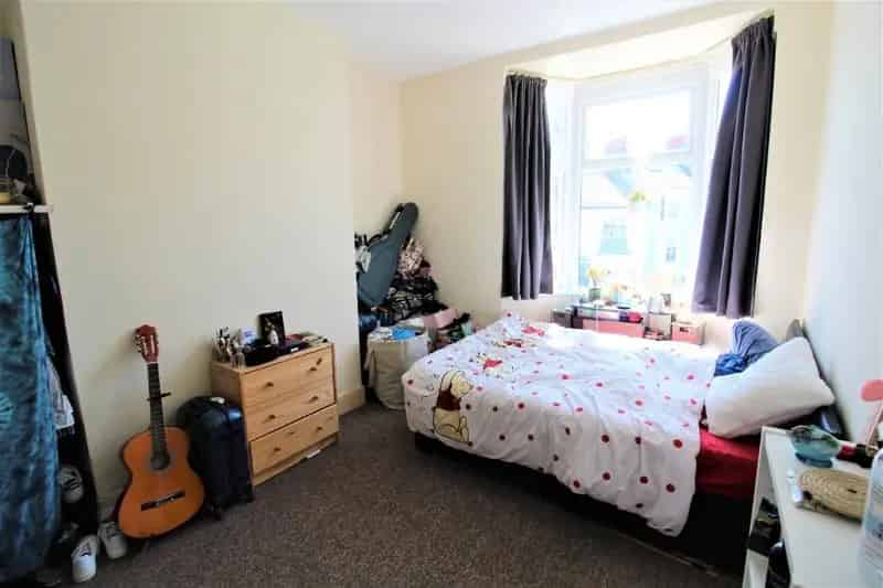 3 Bedroom Maisonette to Rent Near Brighton Station