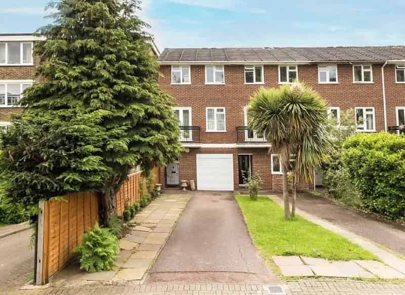 Mid Century End Terrace House Renovation 4 bed 2 bath
