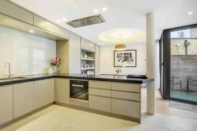 Mews House for Sale in Rostrevor Mews London SW6