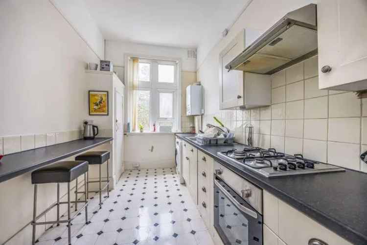 6 bedroom semi-detached house for sale