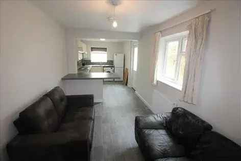 4 Bed Student House Near Solent University Southampton