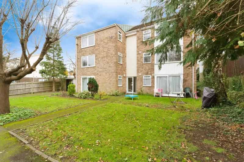 Flat For Sale , Mayfield Road, London, England