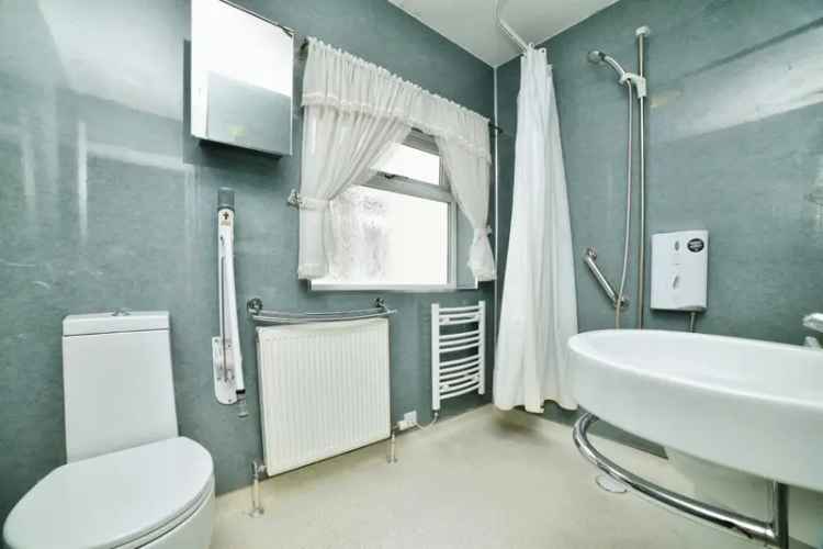 3 Bedroom Bungalow Cottingham Family Home