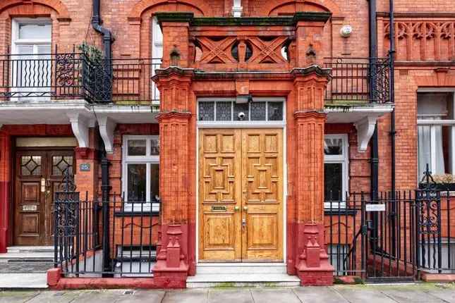 Flat for Sale in Hans Place SW1X