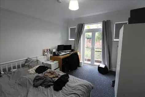 4 Bed Student House Near Solent University