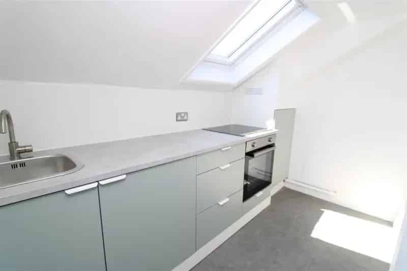 Two Bedroom Apartment Near Church Road Shops and Beach