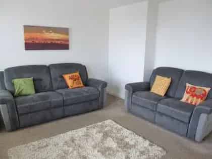 2 Bed 76m² Furnished Flat Aberdeen Parking Available June 6 2025