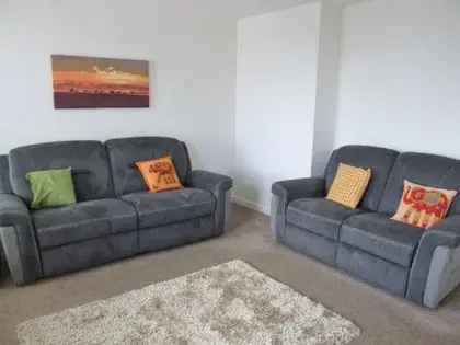 2 Bed 76m² Furnished Flat Aberdeen Parking Available June 6 2025