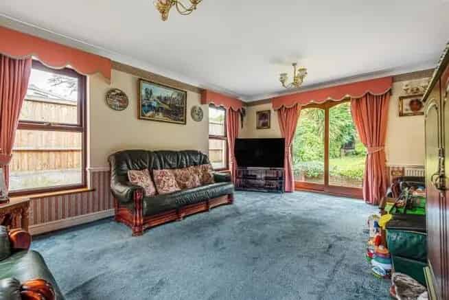 5 Bedroom Detached House for Sale Hutton Near Shenfield Station