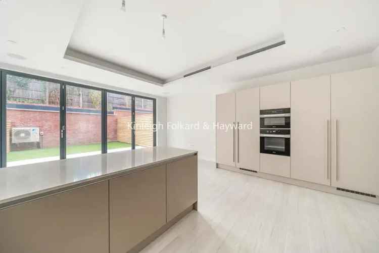 House For Sale in London, England