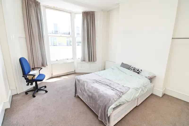 5 Bedroom Terraced House for Sale in Brighton's Clifton Conservation Area