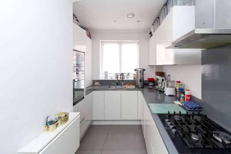 2 Bed 2 Bath Ground Floor Apartment Near Edgware Station