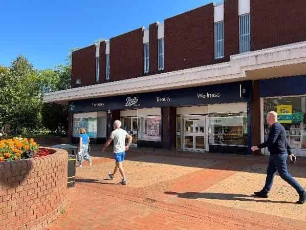 Ground Floor Retail Space with First Floor Accommodation