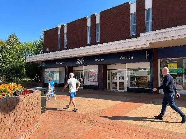 Ground Floor Retail Space with First Floor Accommodation