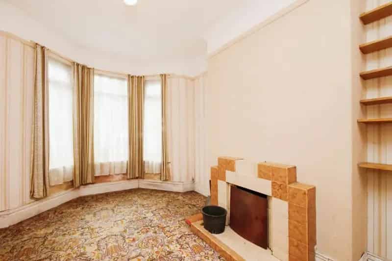 2 bedroom House
 For Sale