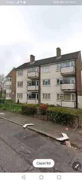 Large 1 Bedroom Property Near Epping Forest