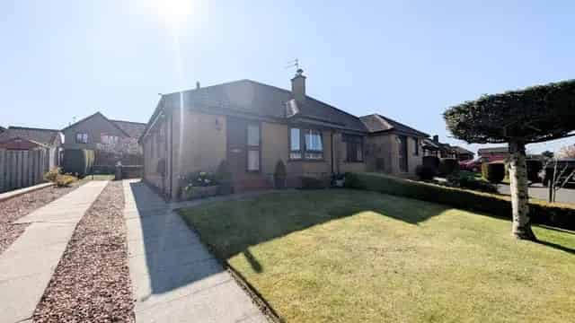 2 Bedroom Bungalow for Sale in Cumbernauld