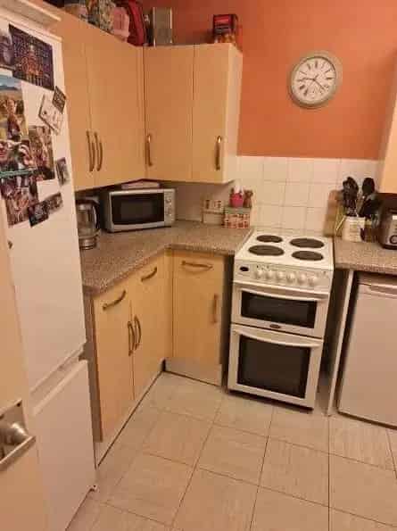 Lovely Bungalow in Mere Large Garden Off Road Parking
