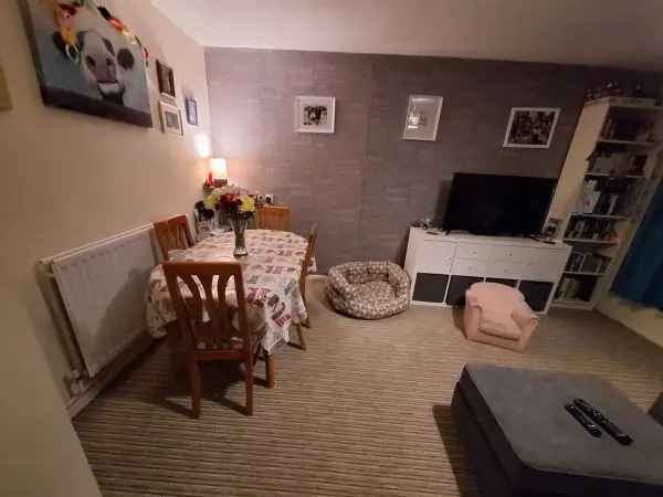 Bungalow For Rent in Mere, England