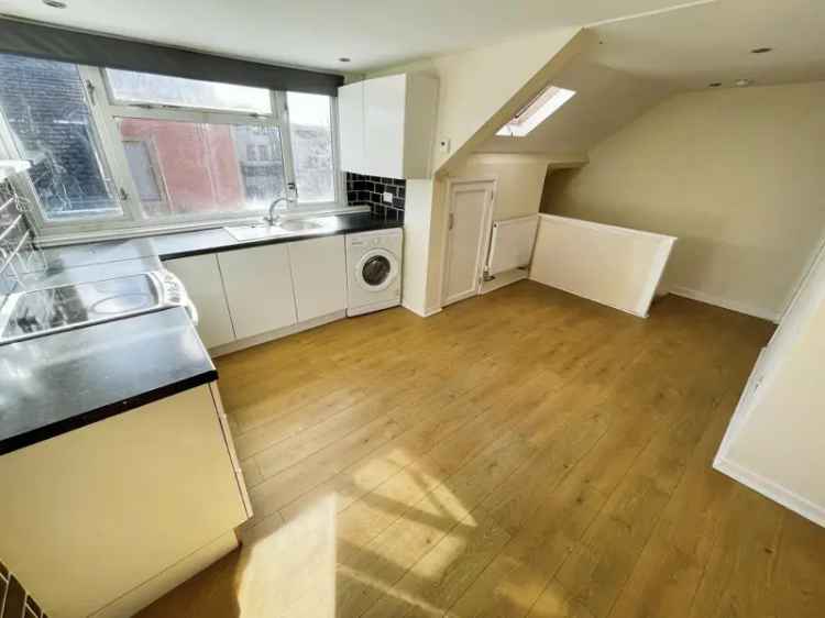 2 Bedroom Town Centre Flat