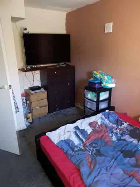 2 Bed Ground Floor Flat Large Lounge Separate Kitchen