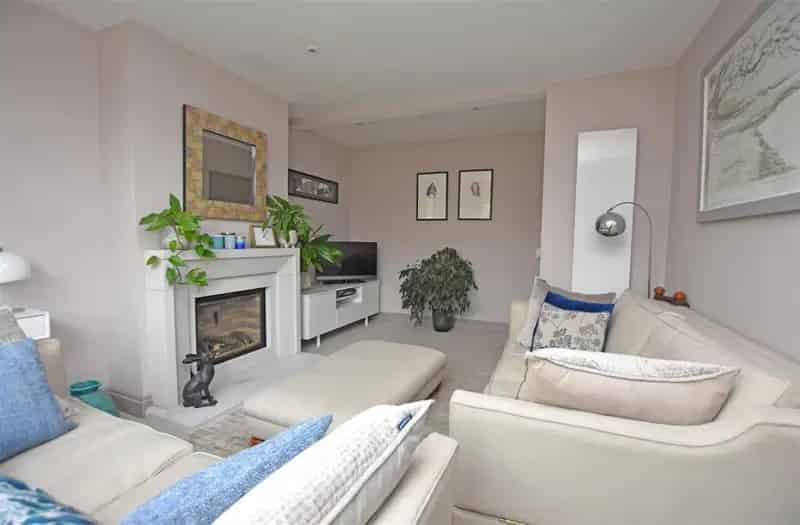2 bedroom semi-detached bungalow for sale