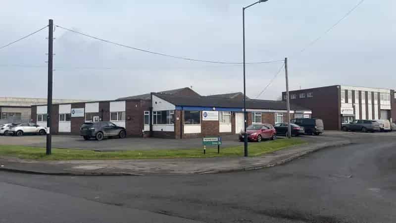 Warehouse Units for Lease Steel Framed Ample Parking