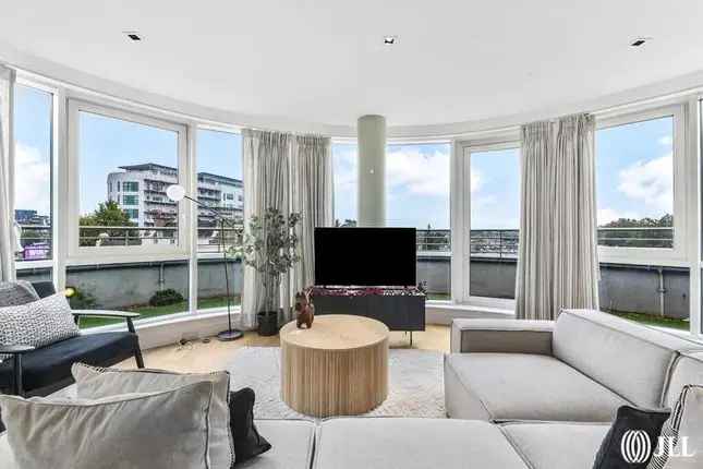 Luxury 3 Bed Duplex Penthouse Kew Bridge