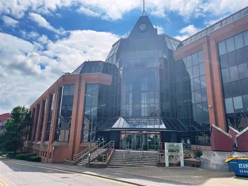 Hemel Hempstead Office Suite: Modern Open Plan Space