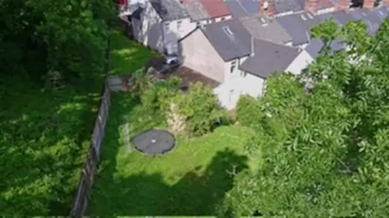 3 Bedroom End Terrace House with Planning Permission for Detached House