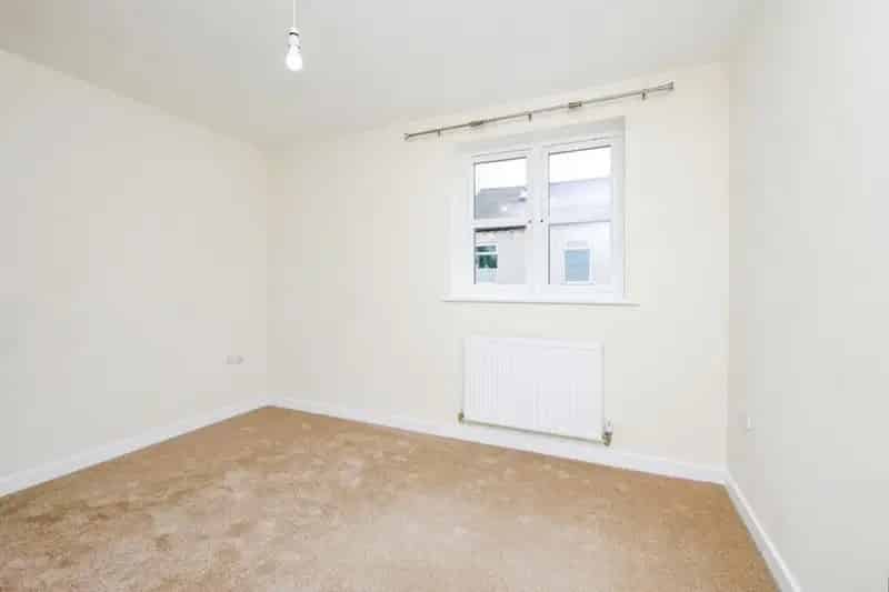 2 Bed House For Sale Popular Location Off Street Parking