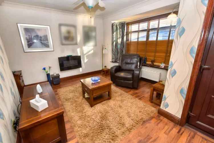 House For Sale in Leeds, England