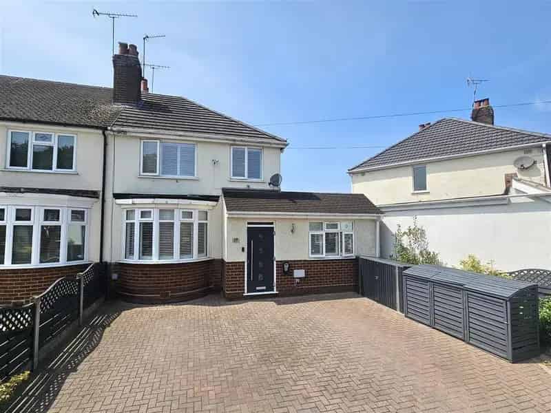 4 Bedroom Semi-Detached House for Sale in Solihull