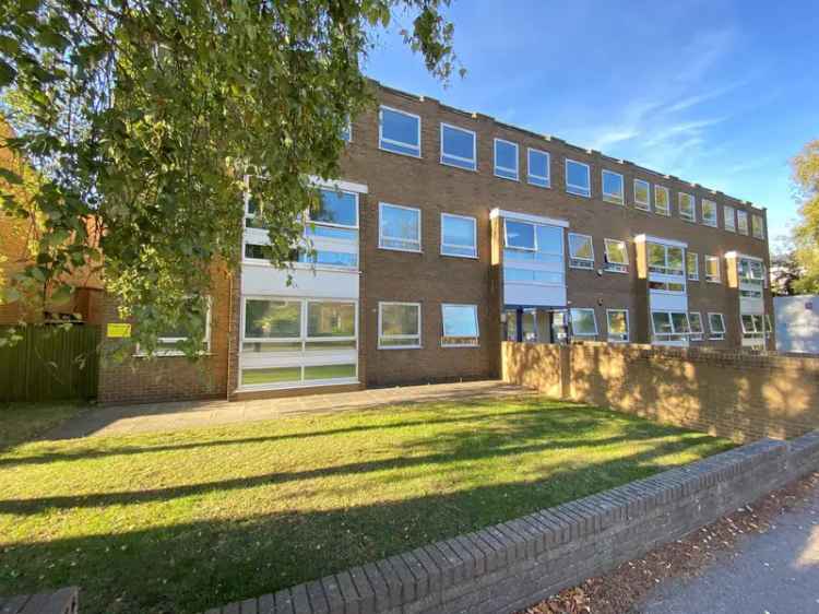 Office For Rent in George Street, Huntingdonshire, England