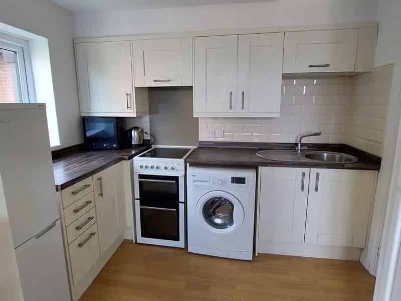 1 Bedroom Flat for Sale - Ideal for Investors