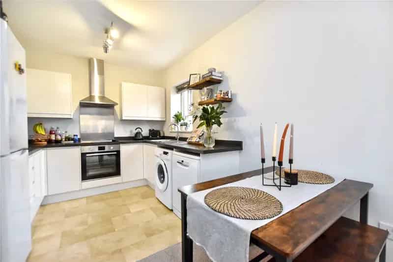 Two-Bedroom Ground Floor Apartment Stanningley Private Carport