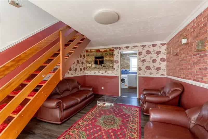 2 Bed House Leith - Terrace with Garden & Parking
