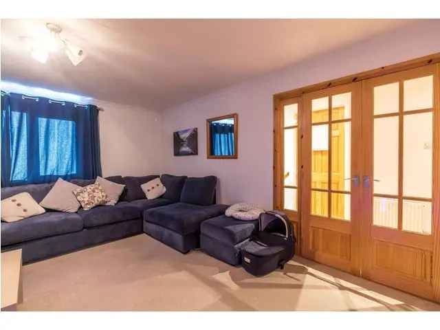 2 bedroom flat  for sale