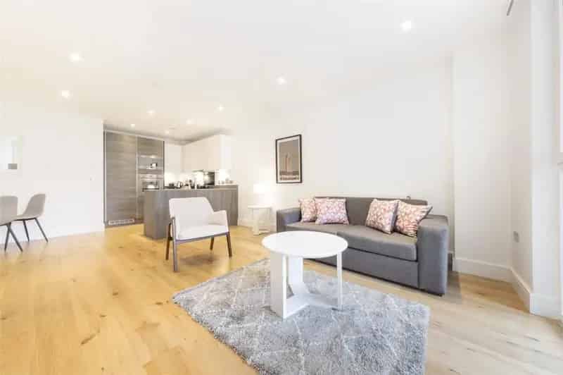 2 Bedroom Flat House to Rent in Surrey Quays Near Canada Water Station