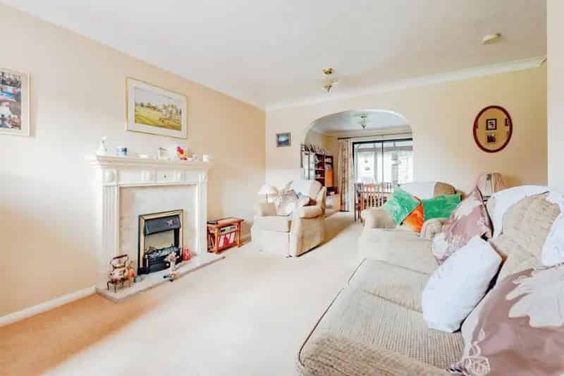Three Bedroom Detached House Worsted Farm Estate