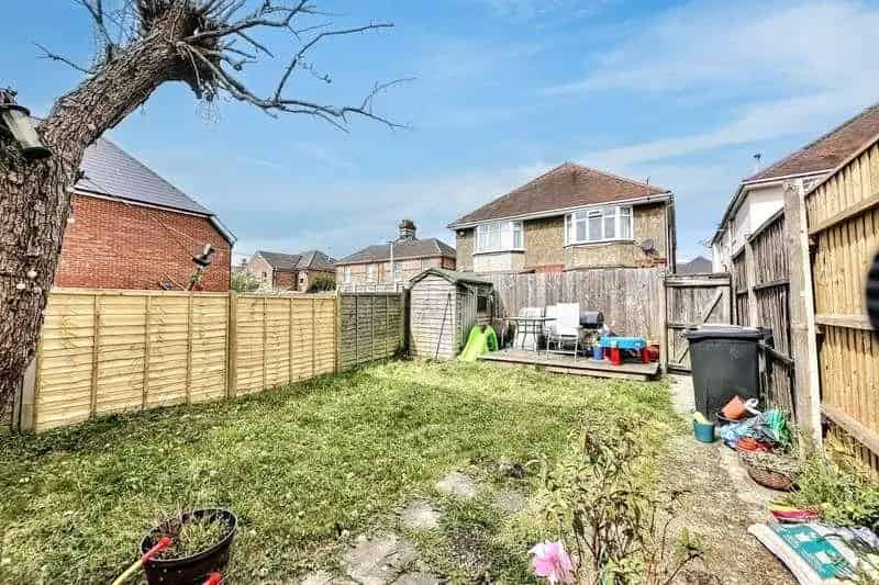 2 Bed Flat for Sale Near Branksome