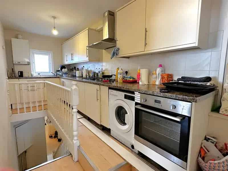3 Bedroom Flat to Rent Kemp Town Bills Included