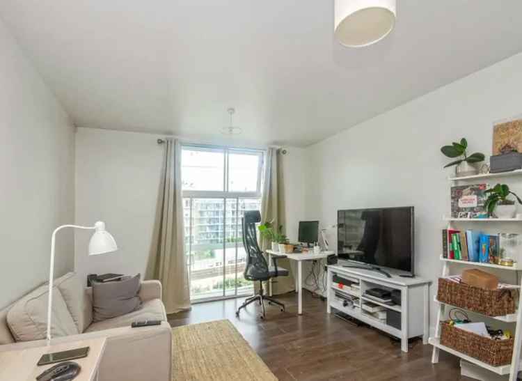 One Bedroom Apartment Chelsea Bridge Wharf 24h Concierge Communal Gardens