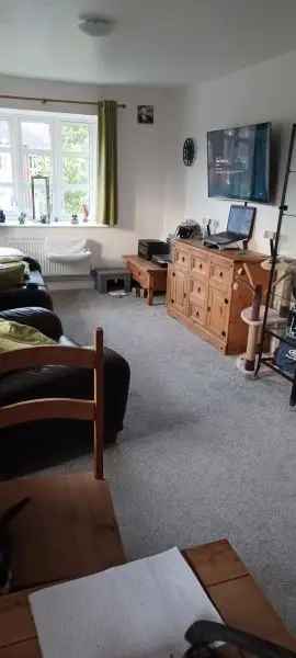 1 Bed Flat Amesbury Near Schools and Amenities