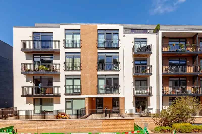 2 Bedroom Ground Floor Flat for Sale in Bellevue, Edinburgh