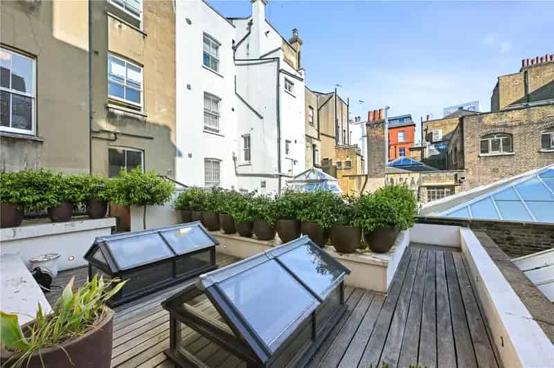 5 bedroom house in London